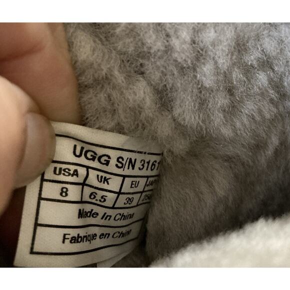 UGG Women’s sequin Sheepskin Lined Boots Sz 8 3161 Classic Short Sparkle Winter - Picture 8 of 8